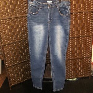 Kensie stretchy jeans size 30